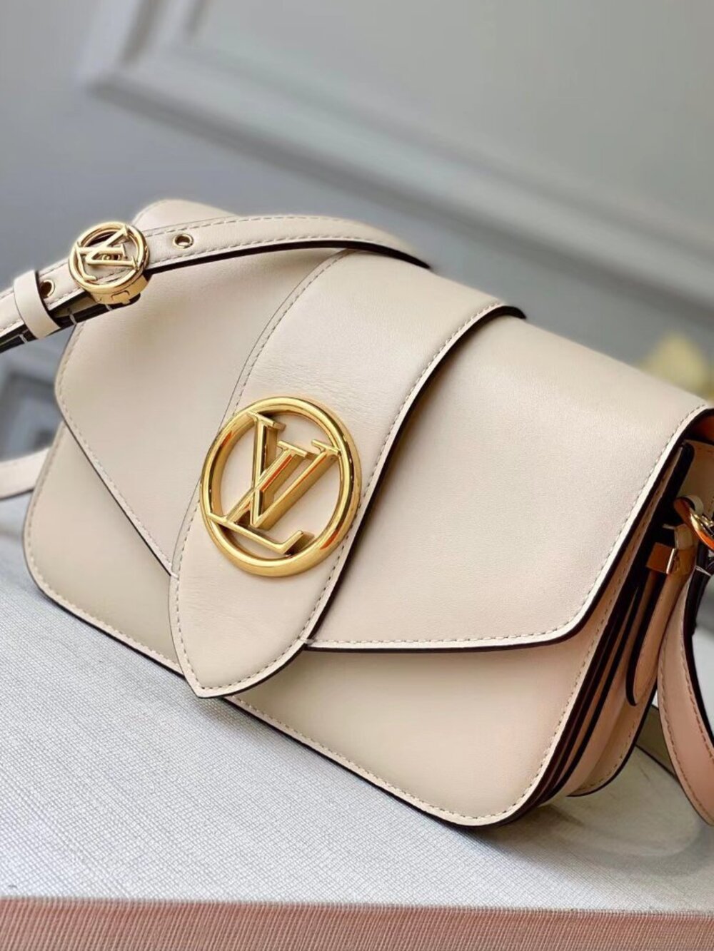 🍋Louis Vuitton Pont 9 Shoulder Handbag Cream Calfskin Leather